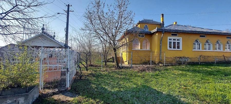 Vand casa 5 camere si teren 1,5 hectare - 4