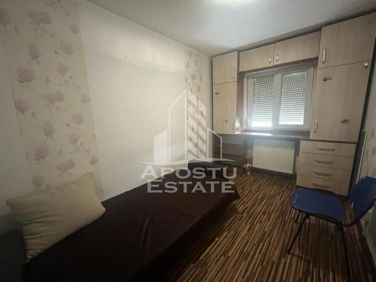 Apartament cu 3 camere de vanzare, centrala proprie, zona Dambovita - 5
