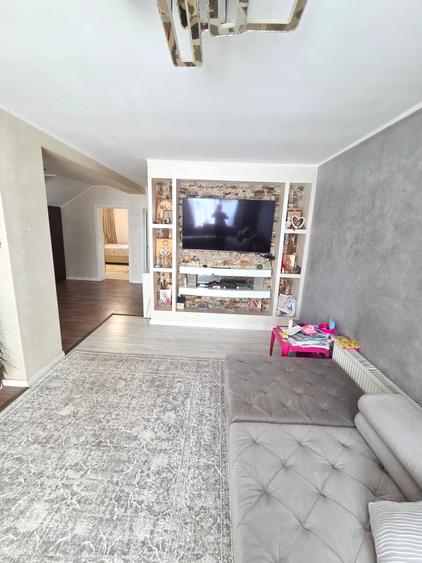 Voluntari, Andronache, vila P+1+M renovata, curte amenajata - 3