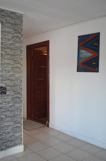 Inchiriere apartament cu trei camere in vila - 2