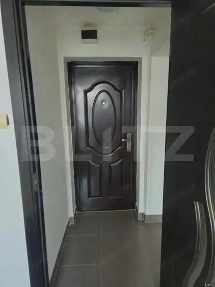 Apartament de vanzare, cu 2 camere, 33 mp, zona Piata 1 Mai - 5