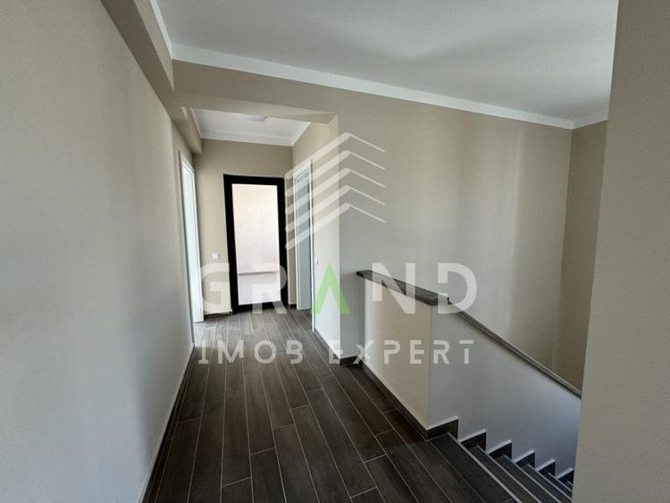 TOTUL NOU!Casa individuala,4 camere,3 BAI,TERASA,GARAJ,zona Dezmir - 10