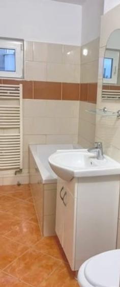 Pârâului - 3 camere - NEMOBILAT - 2 balcoane - 2 grupuri sanitare - 4