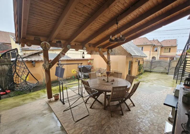 Apartament cu 3 camere de inchiriat, 70 mp, zona Centru, Al - 3