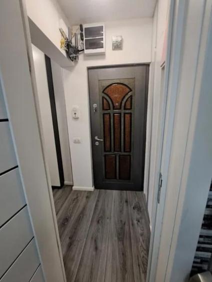 56000 euro -Garsoniera decomandata renovata- etaj 1 din 4 -bloc 1981 - 2