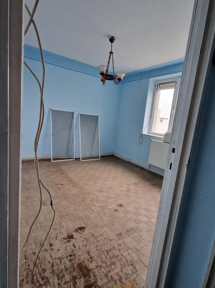 Apartament 2 camere de vanzare Medgidia, zona Starea Civila. PRETUL ESTE NEGOCIABIL - 6