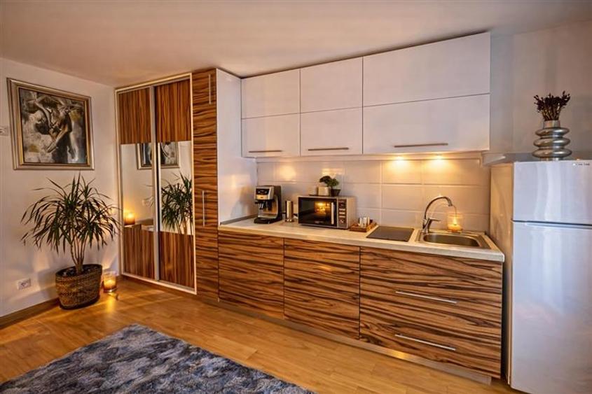 Constructie noua,mobilat,utilat,finisaje premium,boxa,sistem securizare,Central, - 2