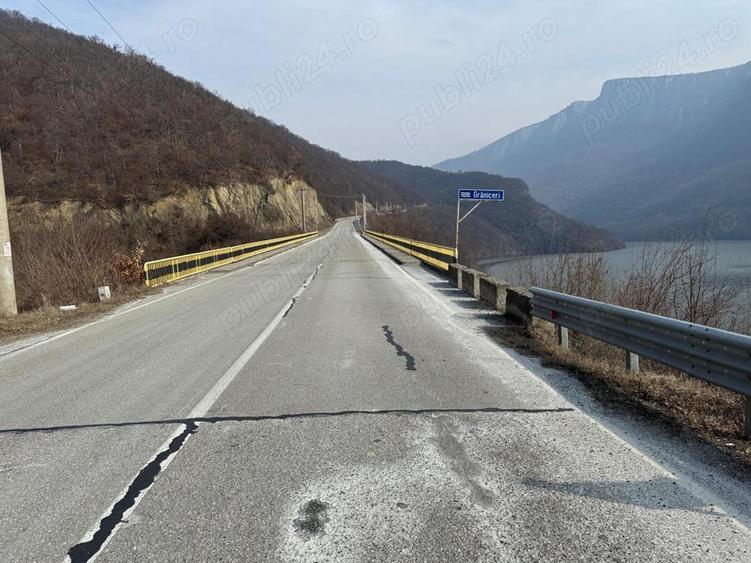 Teren intravilan Dubova 526 mp - 2