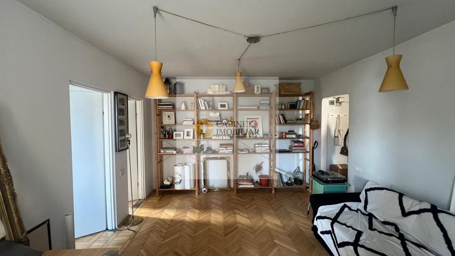 Apartament cu 2 camere semidecomandat, mobilat în Universitate