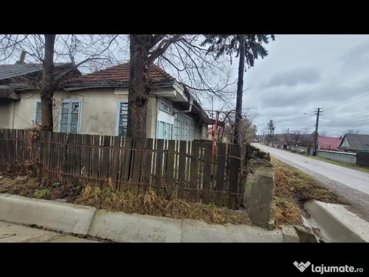 Dolhestii mari Suceava casa batraneasca cu teren 1700mp - 1