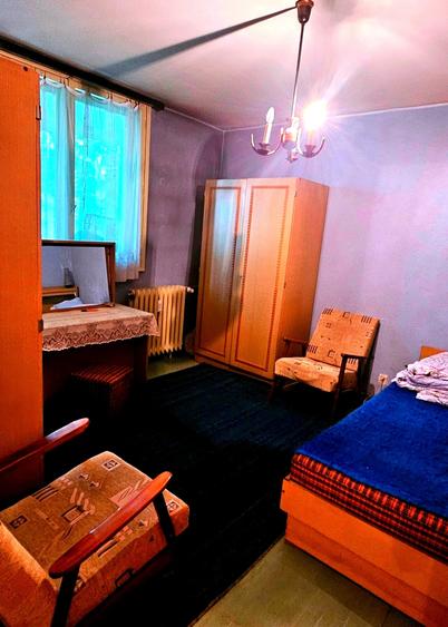 Apartament de 3 camere decomandat, etaj 2, str Codrii Neamțului - 4