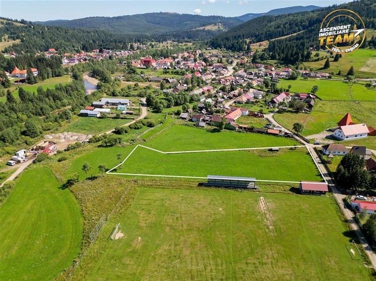 FILM! 5.500 mp intravilan, in peisajul spectaculos al zonei Comandau - 1