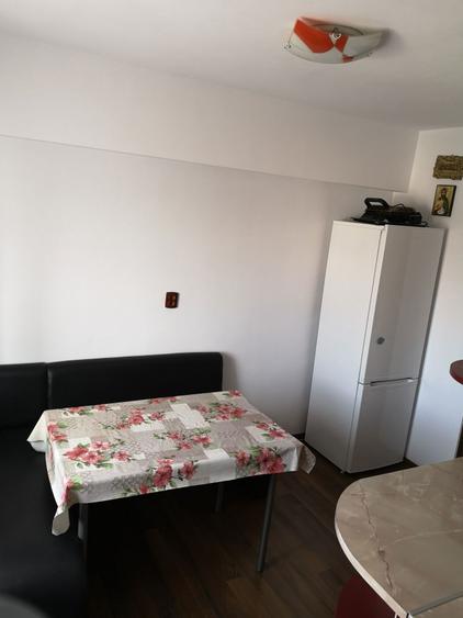 Inchiriez apartament 3 camere - 2