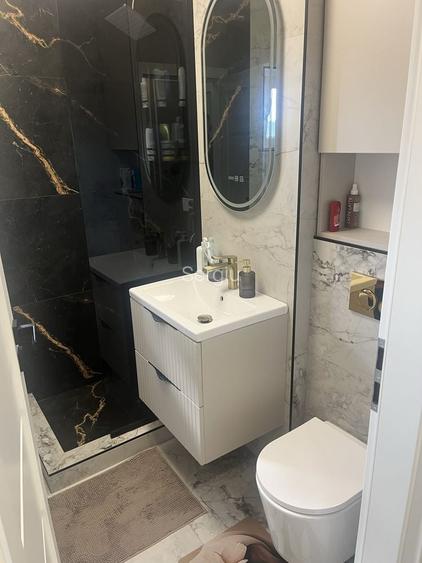 Vand apartament cu 3 camere