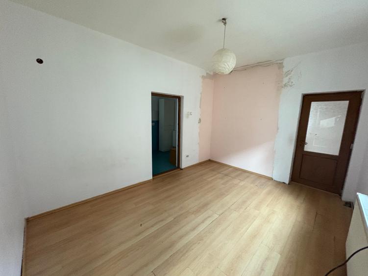 Casa de vânzare - Constanta - 6 CAMERE-147 mp. totali ( fără curtea interioară) - 15