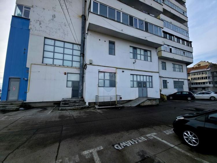 Spațiu comercial de 828 mp de vânzare în zona 1 Mai - 19