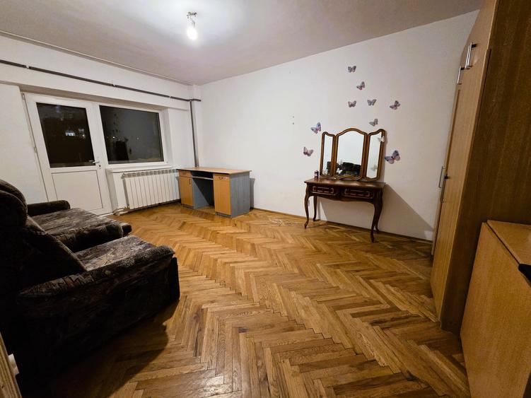 Apartament 3 camere cu Balcon - STR VICTORIEI - 4