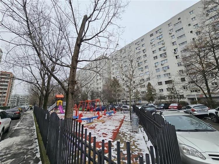 Apartament 3 camere de vanzare - etaj 2 - aproape de metrou Dristor - 14