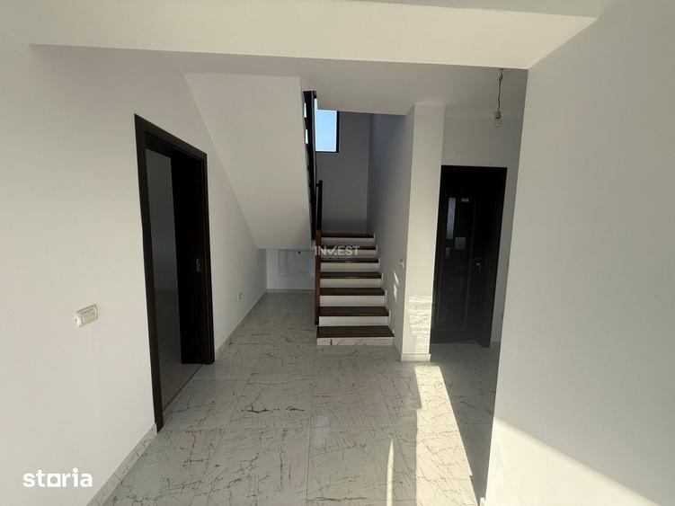 Casă cu 5 camere cu Teren 1100 Mp în Valea Lupului