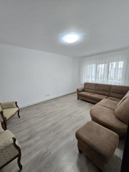Apartament 3 camere  Piata Sud - 7
