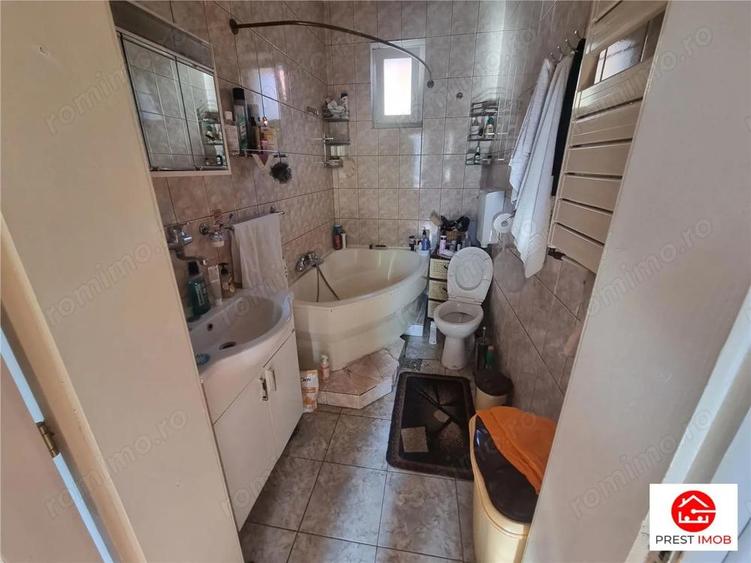 Casa independenta , vintage de vanzare , 300 mp cu teren de 1493 mp Sancrariul de Mures - 9