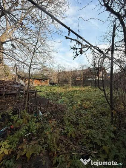 Casa de vanzare, cu 3 camere, doua bucatarii+teren in Simeri - 1