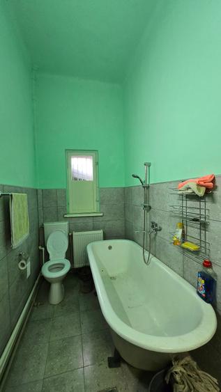 Casă individuală cu 5 camere cu Canalizare în Tomis II