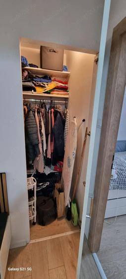 Vand apartament 3 camere ,decomandat, zona Astra 63;mp - 13