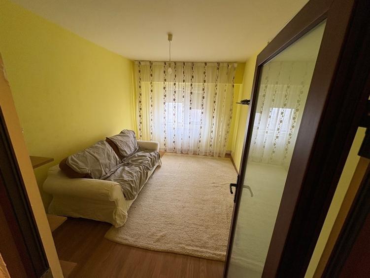 De inchiriat ap 3 camere decom zona gara-termen lung;bloc 1990;3parcari gratuite - 3