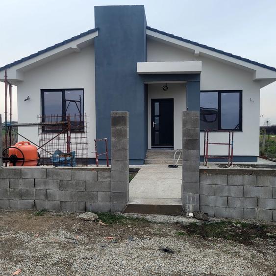 Vand casa semifinisata Oradea - 1