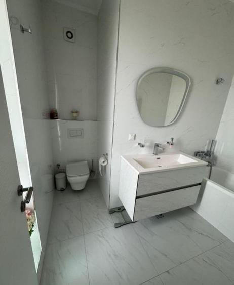 Baneasa : Apartament cu 3 camere tip penthouse, cu vedere panoramica spre lac ! - 9