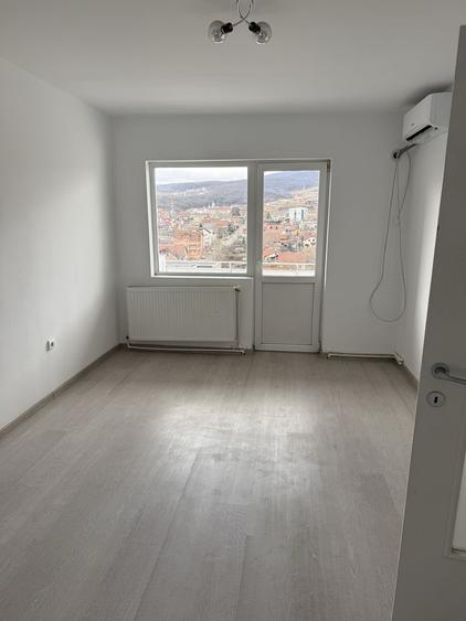 Apartament de vanzare - 6