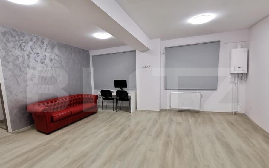 Apartament 2 camere ,loc de parcare + boxa , zona 9 mai - 2