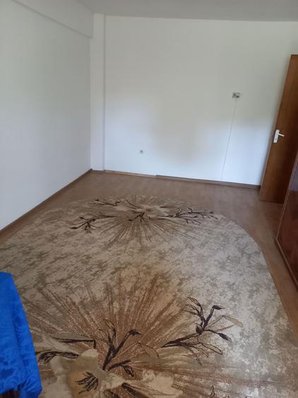 Vand garsoniera in Caracal zona H.C.C. langa magazinul Lidl - 1