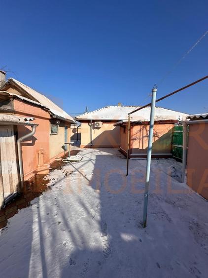 Casa de vanzare, situata in KM 5 - Constanta - 2