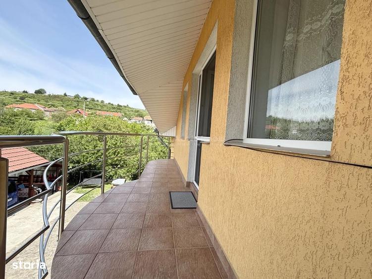 Casa - Vila - str. Piatra Craiului - 16