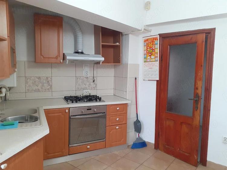 Inchiriere 3 cam. cf.1 dec. etajul 3 din 7, cu suprafata utila 70. + balcon 14.ml., zona Bariera - 7