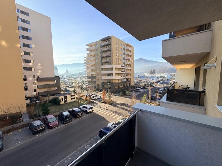 Garsonieră premium-Proprietar,Design Uniq Interiors | Urban Plaza ,Vedere sudica - 8