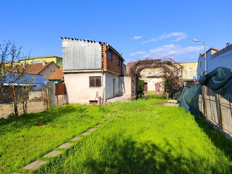 Casa de vanzare Caransebes, zona Nord (langa Scoala Crestina Baptista si Gradinita PP4) - 1