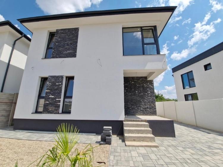 Vila lux, str Pădurii-Lebada, 5 camere, 3 bai, curent 380 kw, COMISION  0padurii - 16