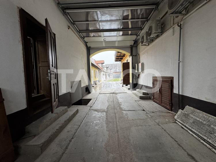 Spatiu comercial de inchiriat in centrul Cristianului cu vad bun - 2