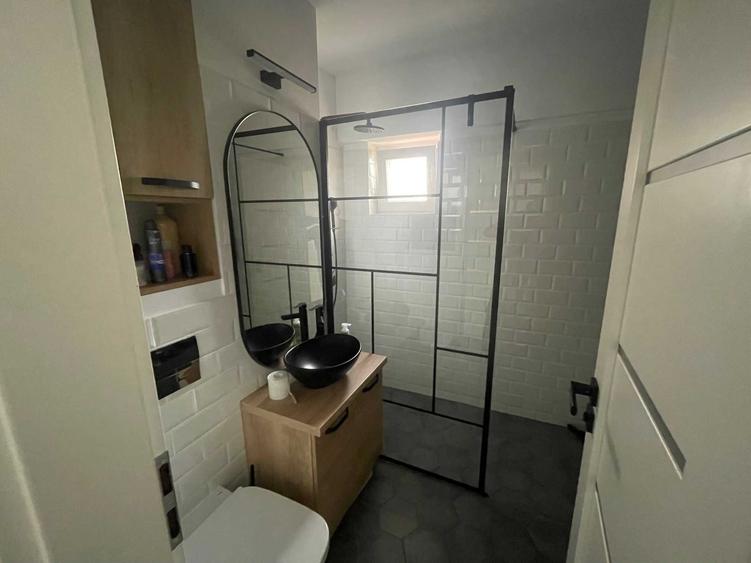 Apartament cu 3 camere decomandat în Tudor