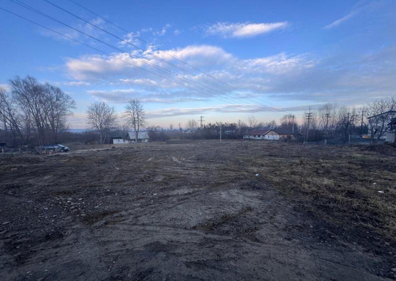 Teren intravilan, 1700 mp, deschidere la drum, Siret - 2