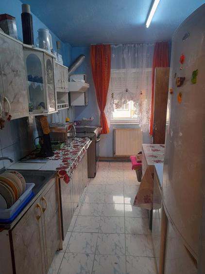 Apartament decomandat la etaj 3, de vanzare in Caransebes Pret 39.500euro - 6