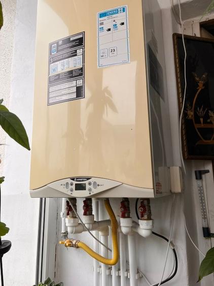 Ap. 3 camere decomandat - Pers. fizică  - Str. Petre Țuțea, zona Nicolina 1 - 8