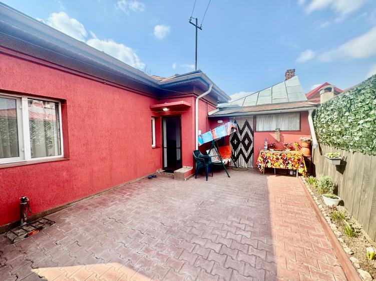 Casa caramida - singur curte - 1