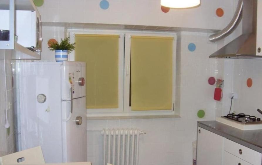 Apartament 3 camere - Ultracentral-Universitate - in bloc construit in anul 1981 - 7