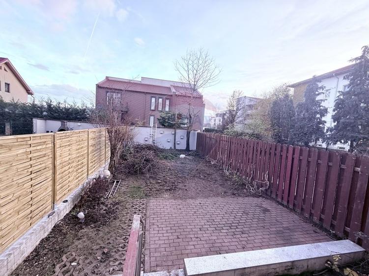 Casă / Vilă de închiriat în  Buna Ziua - 27