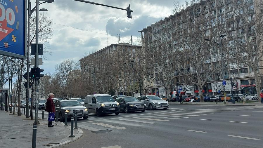 Piata Romana, blocul Eva, 2 camere lux - 5