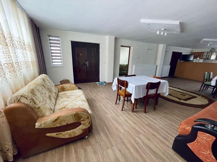 Casă cu 4 camere cu Teren 1500 Mp în Central